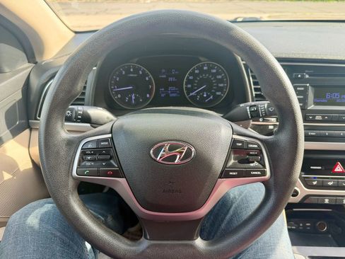 Used 2017 Hyundai Elantra SE FWD image 30