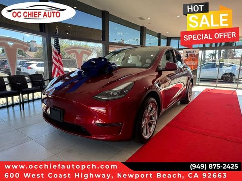 Used 2024 Tesla Model Y Long Range AWD/4WD image 1
