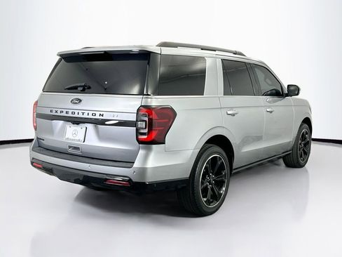 Used 2022 Ford Expedition Limited image 5