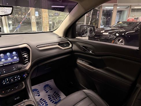 Used 2023 GMC Acadia Denali w/ Denali Technology Package image 43