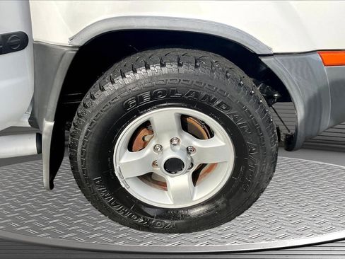 Used 2004 Nissan Xterra XE image 29