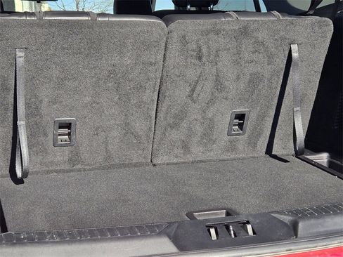 Used 2022 Ford Explorer XLT w/ Equipment Group 202A image 21