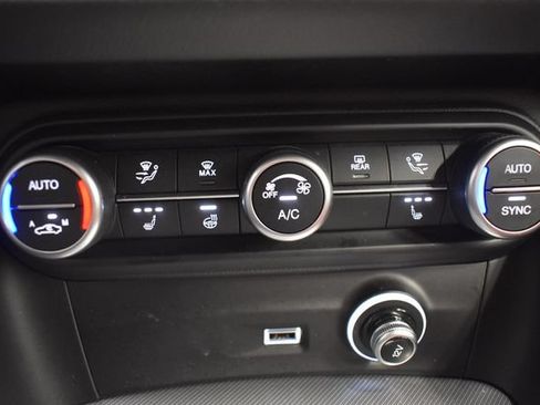 Used 2024 Alfa Romeo Stelvio Ti w/ Performance Driving Package AWD/4WD image 28