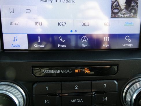 Used 2019 Ford F150 Lariat w/ Equipment Group 502A Luxury image 31