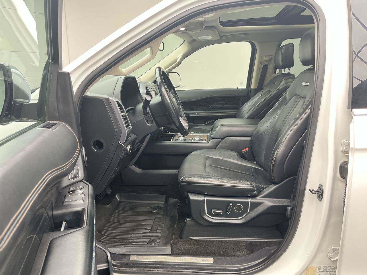 Used 2020 Ford Expedition Platinum AWD/4WD image 3