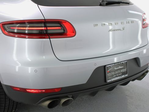 Used 2017 Porsche Macan S image 24