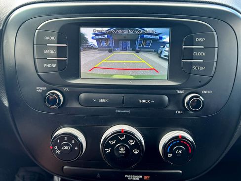 Used 2019 Kia Soul image 13