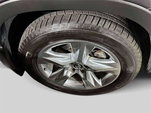 Used 2017 Toyota Highlander Limited image 6