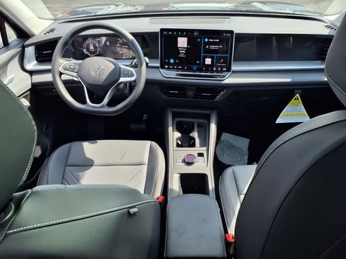 New 2025 Volkswagen Tiguan SE AWD/4WD image 9