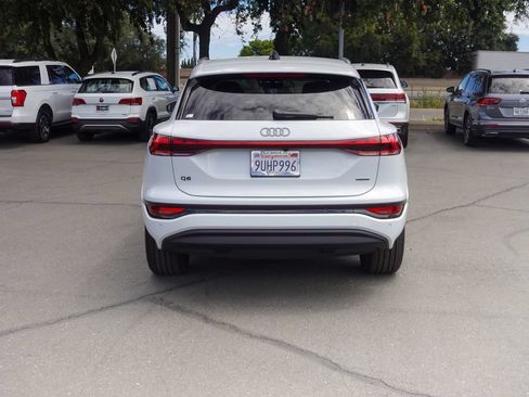 Used 2025 Audi Q6 e-tron Premium AWD/4WD image 6