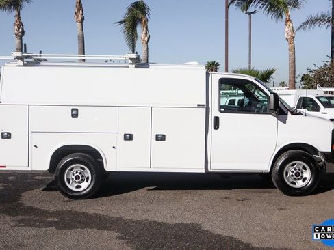Used 2021 GMC Savana 3500 w/ Power Convenience Package RWD image 10