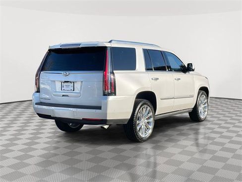 Used 2019 Cadillac Escalade Premium Luxury image 7