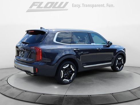 Used 2025 Kia Telluride S FWD image 9