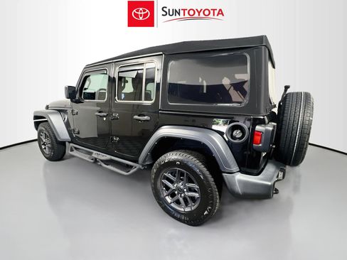 Used 2024 Jeep Wrangler Unlimited Sport AWD/4WD image 6