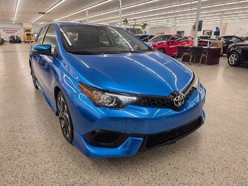 Used 2017 Toyota Corolla iM w/ All-Weather Mat Package FWD image 4