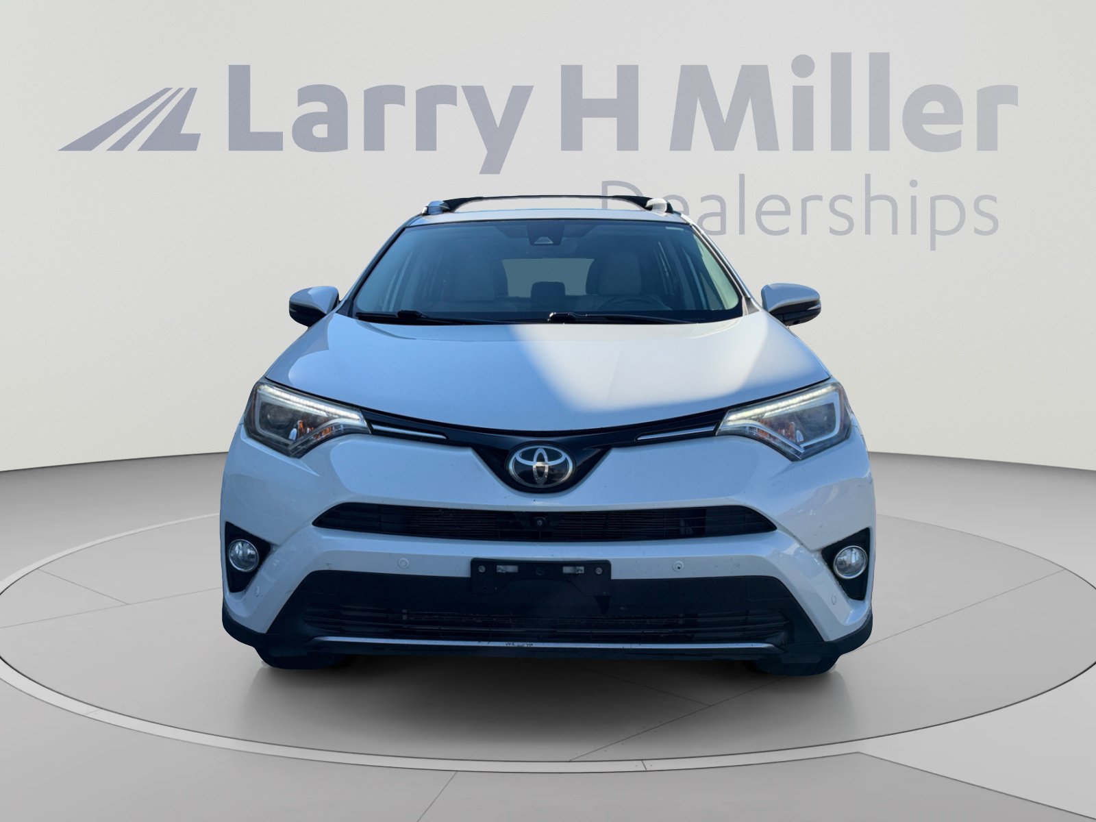 Used 2017 Toyota RAV4 Limited w/ Advanced Technology Package AWD/4WD image 8