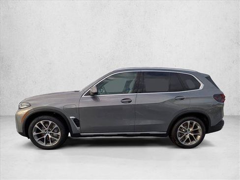 Used 2026 BMW X5 xDrive50e w/ Premium Package AWD/4WD image 9