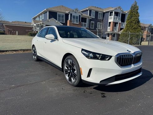 New 2026 BMW 530i w/ Executive Package image 8