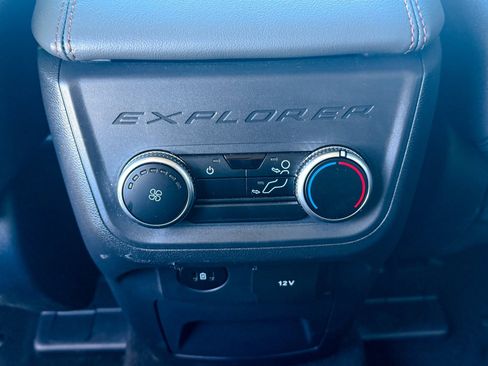 Used 2025 Ford Explorer Active image 22