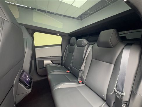 Used 2025 Tesla Cybertruck AWD Crew Cab image 16