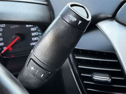 Used 2017 GMC Yukon SLT image 17