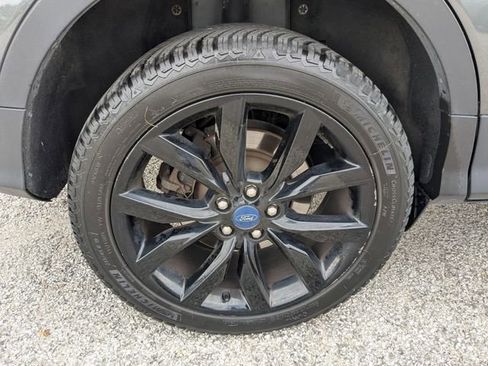 Used 2019 Ford Escape SE FWD image 11