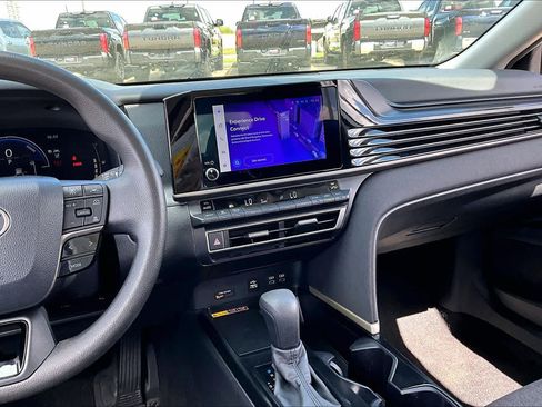 Used 2025 Toyota Camry LE FWD image 12