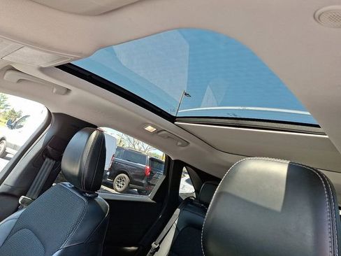 Certified 2025 Ford Escape SE FWD image 14