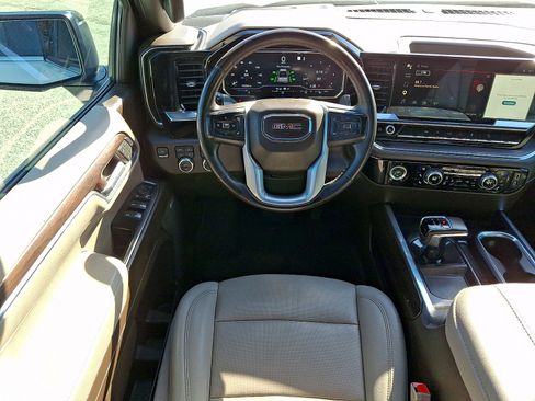Used 2023 GMC Sierra 1500 SLT w/ SLT Premium Package AWD/4WD image 10