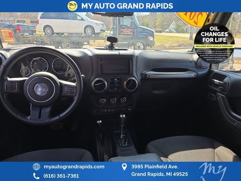 Used 2016 Jeep Wrangler Unlimited Sport w/ Quick Order Package 24S AWD/4WD image 12