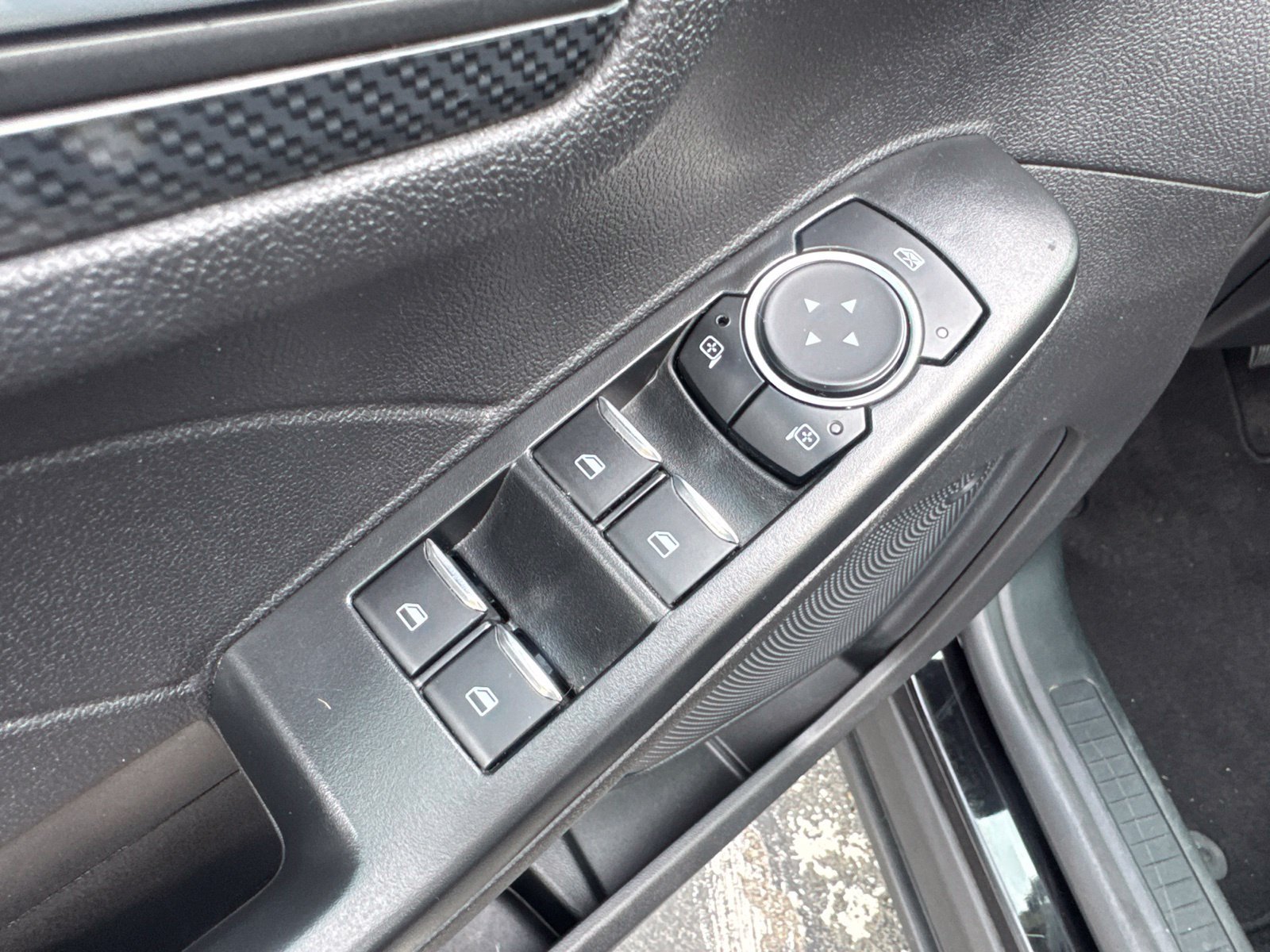 Used 2025 Ford Escape ST-Line FWD image 14