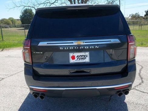 Used 2022 Chevrolet Suburban High Country image 4