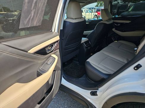 Used 2025 Subaru Outback Limited AWD/4WD image 17