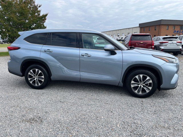 Used 2022 Toyota Highlander XLE FWD image 5