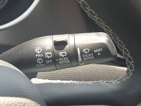 Used 2023 Chrysler Pacifica Touring-L FWD image 44