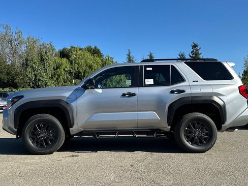 Used 2026 Toyota 4Runner SR5 AWD/4WD image 6