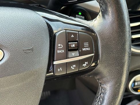 Used 2021 Ford Escape SE image 23