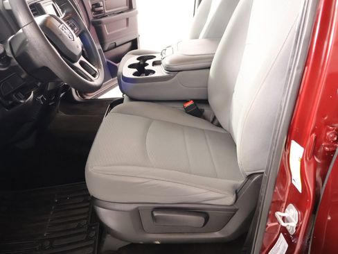 Used 2017 RAM 1500 Express AWD/4WD image 9