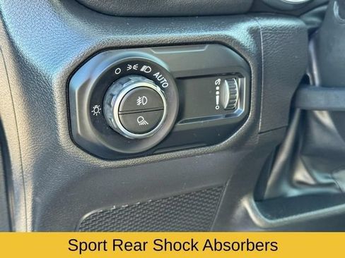 Used 2023 Jeep Gladiator Overland AWD/4WD image 25