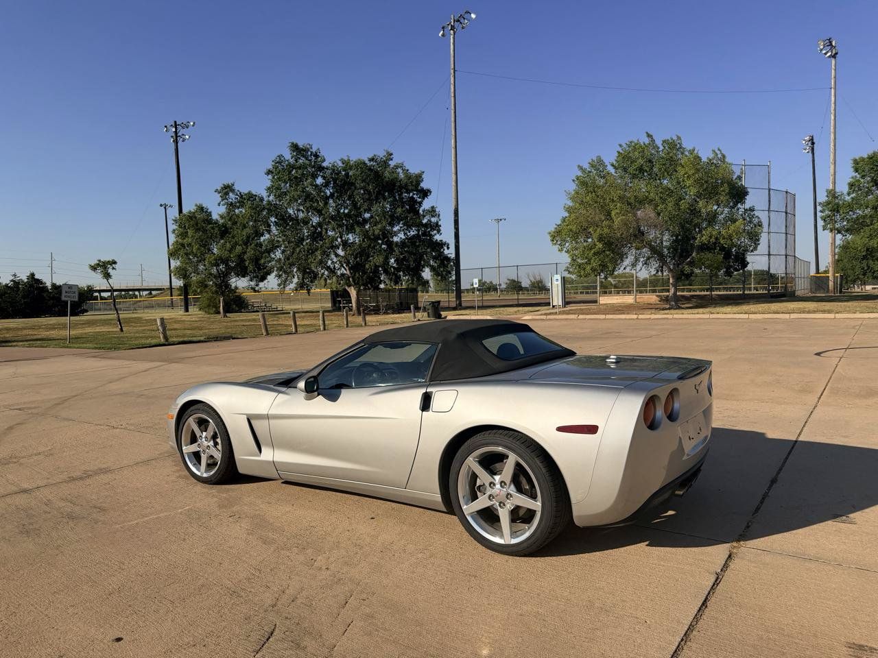 Used 2005 Chevrolet Corvette Convertible w/ Preferred Equipment Group RWD image 8
