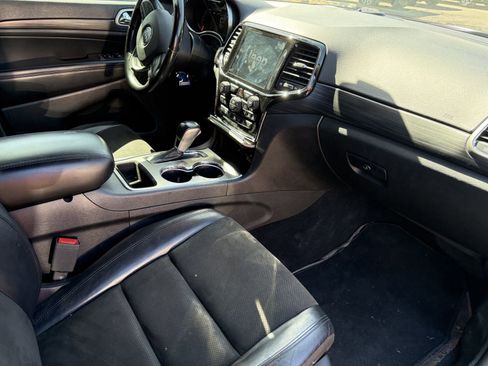 Used 2020 Jeep Grand Cherokee Altitude RWD image 8