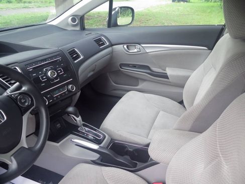 Used 2013 Honda Civic Hybrid Sedan image 19