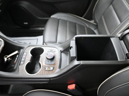 Used 2023 GMC Acadia Denali w/ Denali Ultimate Package image 19