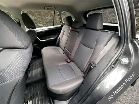 Used 2023 Toyota RAV4 LE AWD/4WD image 23