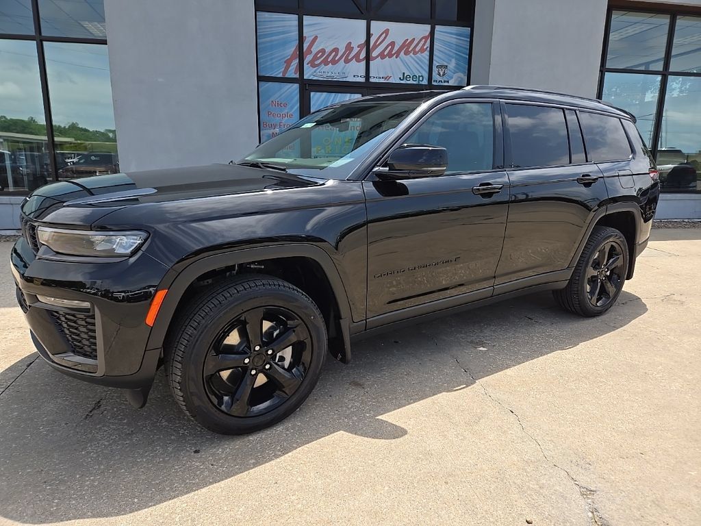 New 2026 Jeep Grand Cherokee L Limited w/ Limited Altitude Package AWD/4WD image 3