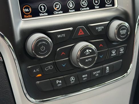 Used 2018 Jeep Grand Cherokee Limited image 26