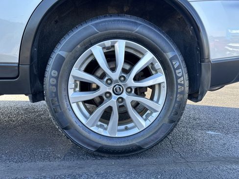 Used 2017 Nissan Rogue SV image 33