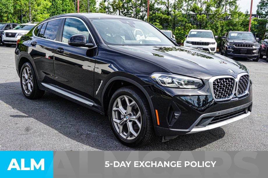 Used 2025 BMW X4 xDrive30i AWD/4WD image 3