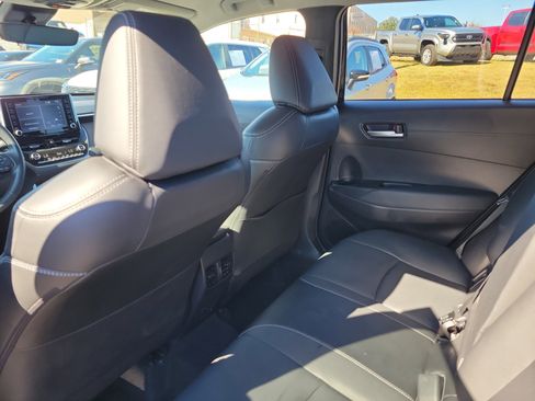 Used 2022 Toyota Corolla Cross XLE image 12