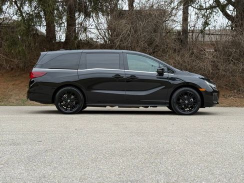 Used 2025 Honda Odyssey Sport-L image 3